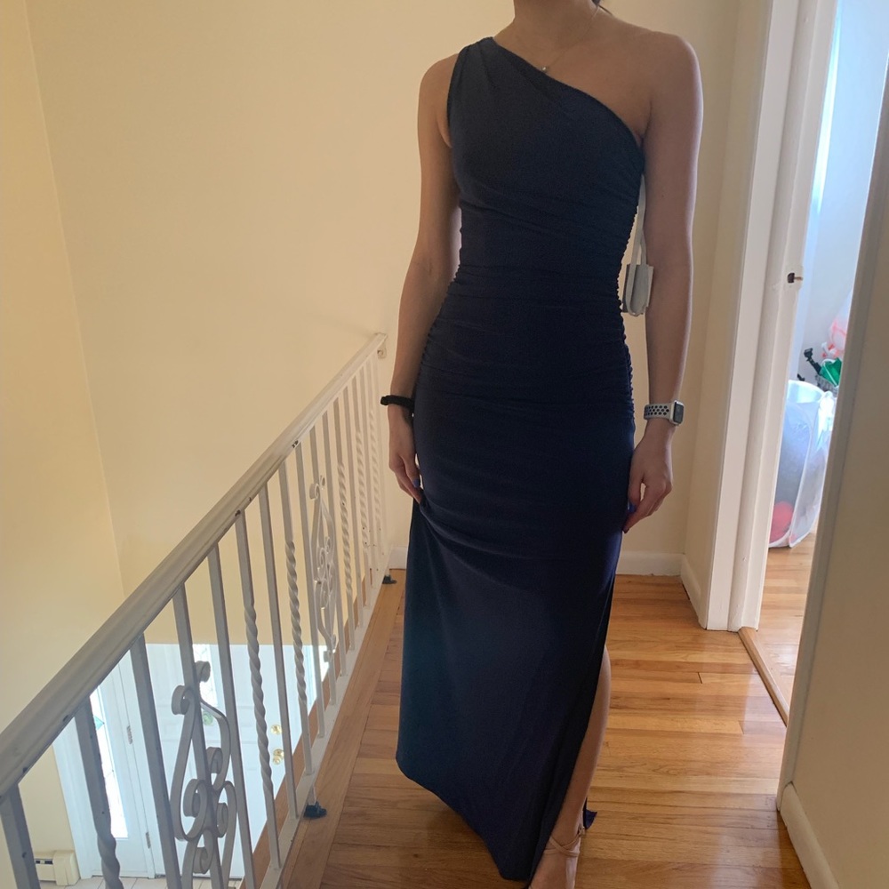 BRAND NEW/ WITH TAG!!! Navy blue prom/ bridesmaid dress size 0